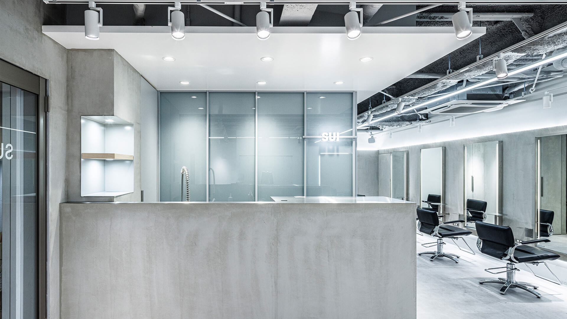 SUI 松戸 | 内装施工事例 | 株式会社LARGO（ラルゴ）|  美容室・サロン・飲食店・病院・クリニック・オフィスの店舗設計・内装デザインはお任せください