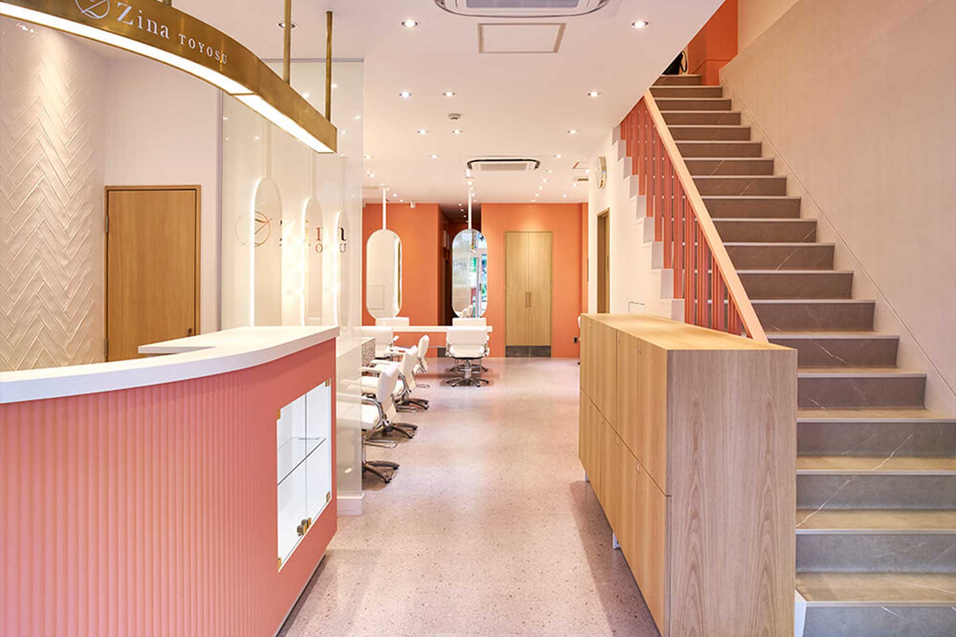 LARGO（ラルゴ）手掛けた美容室「Zina Toyosu」（東京・約30坪）の内装デザイン事例